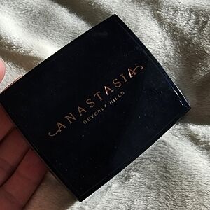Anastasia Beverly Hills Black Blush Compact